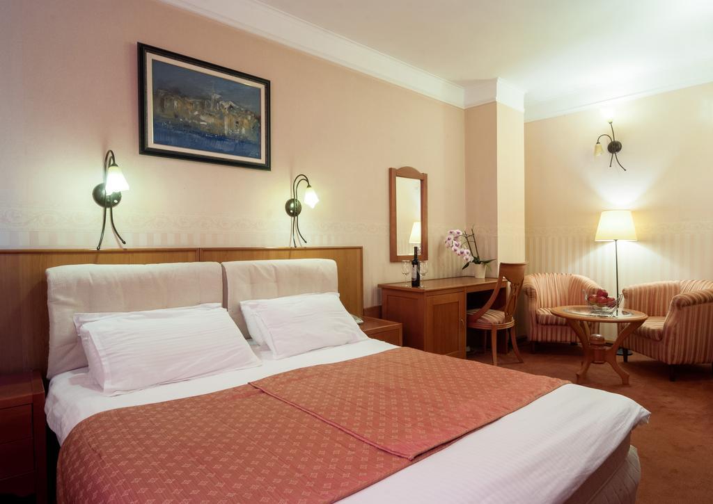 Hotel Aleksandar Vrnjacka Banja Exterior photo